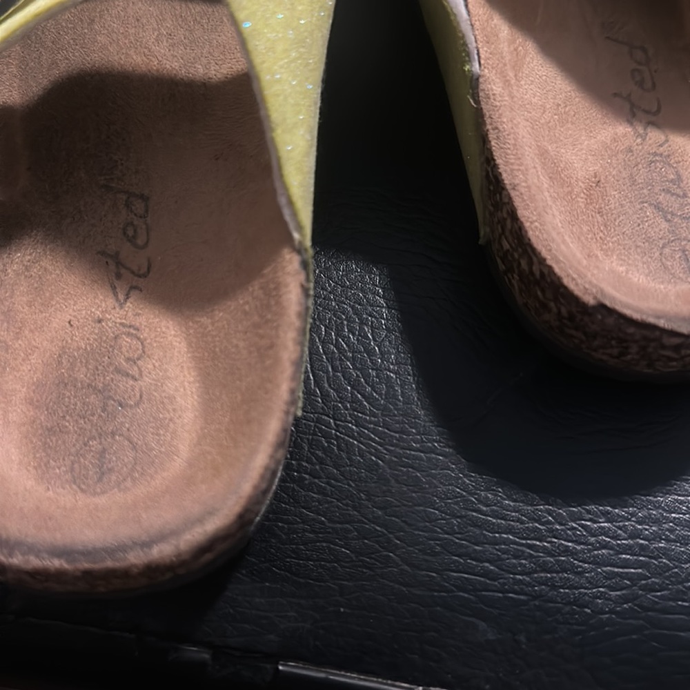 Girls sandals - Picture 4 of 4